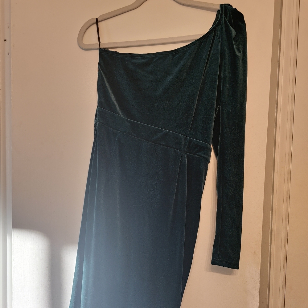 Dress - Picture 2 of 3